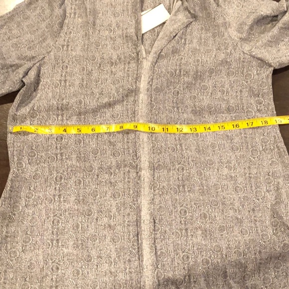 NWT GREY PRINT BOBEAU BLOUSE! - Picture 12 of 12